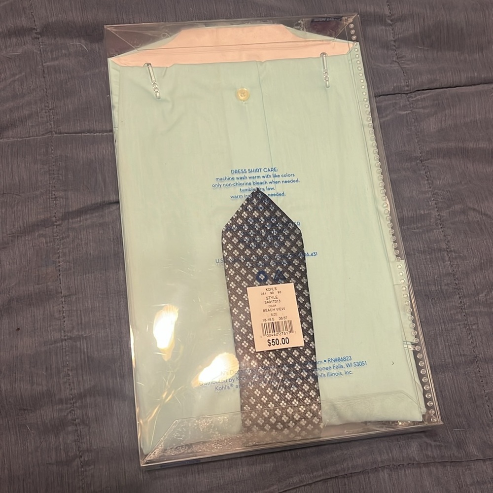 NWT Men’s Slim Fit Button Down with Tie - Picture 2 of 4